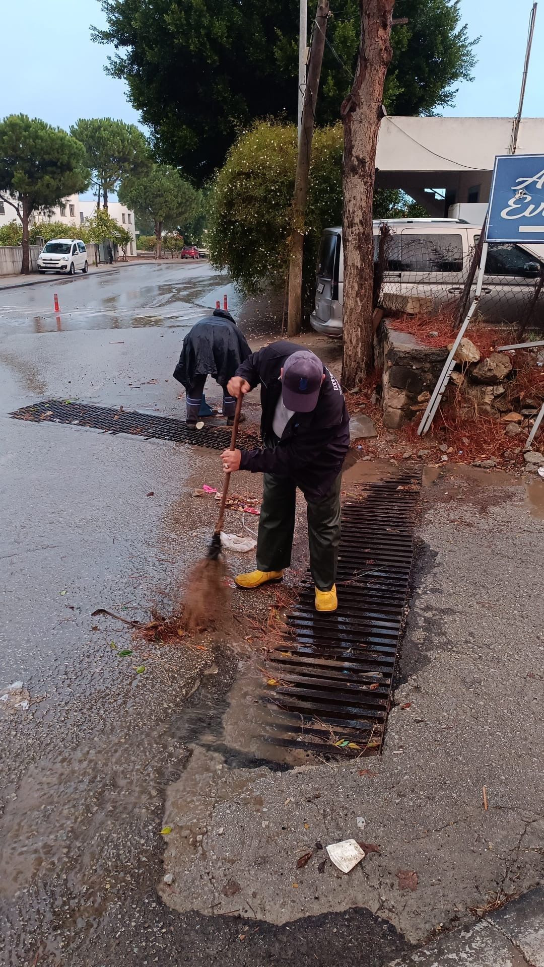 Belediye Ekiplerinden Yağmur Mesaisi: Bodrum'da Su Baskınlarına Karşı Önlemler Alınıyor - Sayfa 5