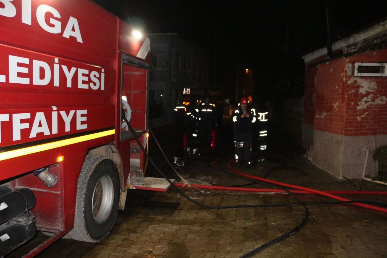 Çanakkale’de Çıkan Yangında 3 Ev Zarar Gördü - Sayfa 5