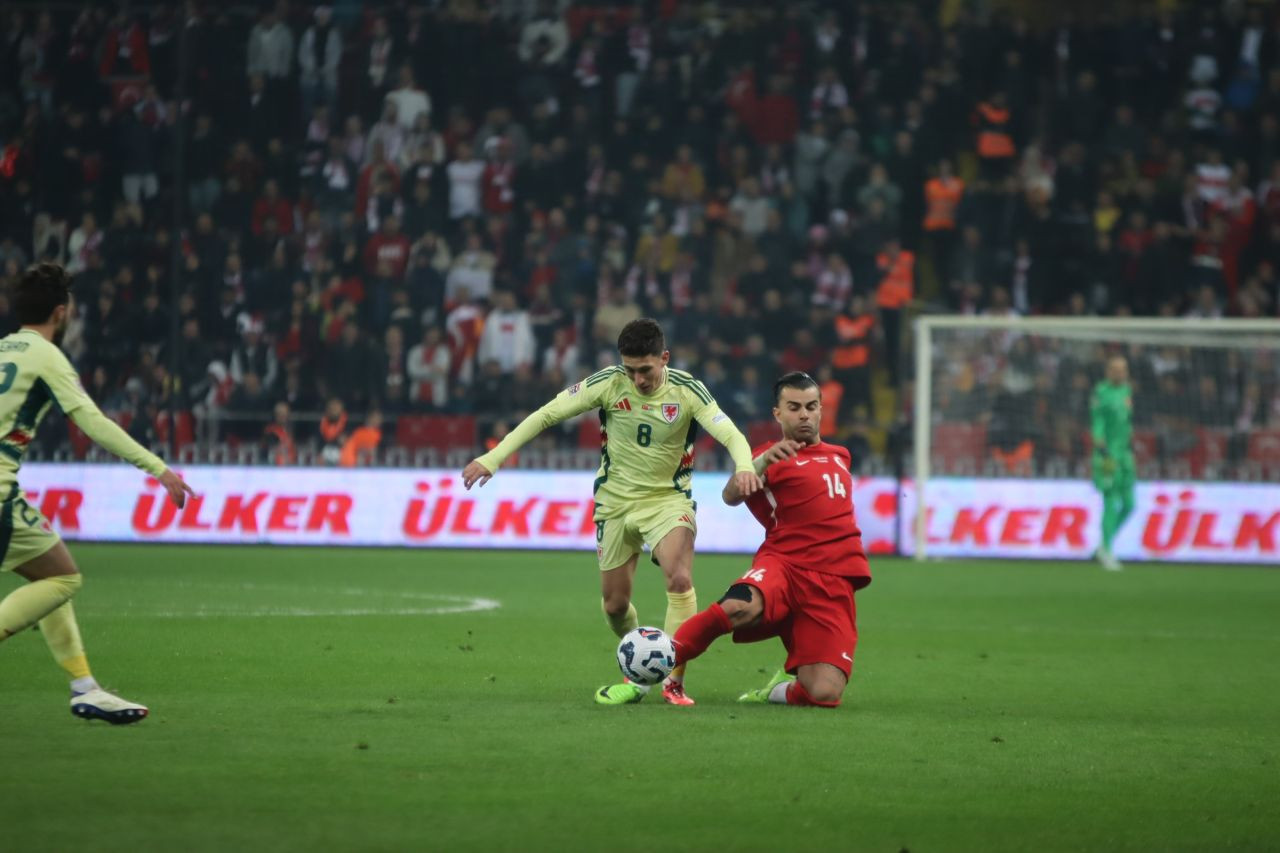 Türkiye, Galler Engelini Aşamadı: 0-0'lık Beraberlik - Sayfa 1