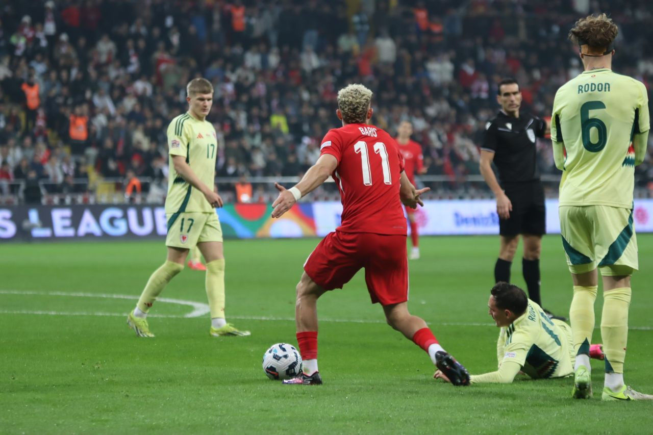 Türkiye, Galler Engelini Aşamadı: 0-0'lık Beraberlik - Sayfa 39