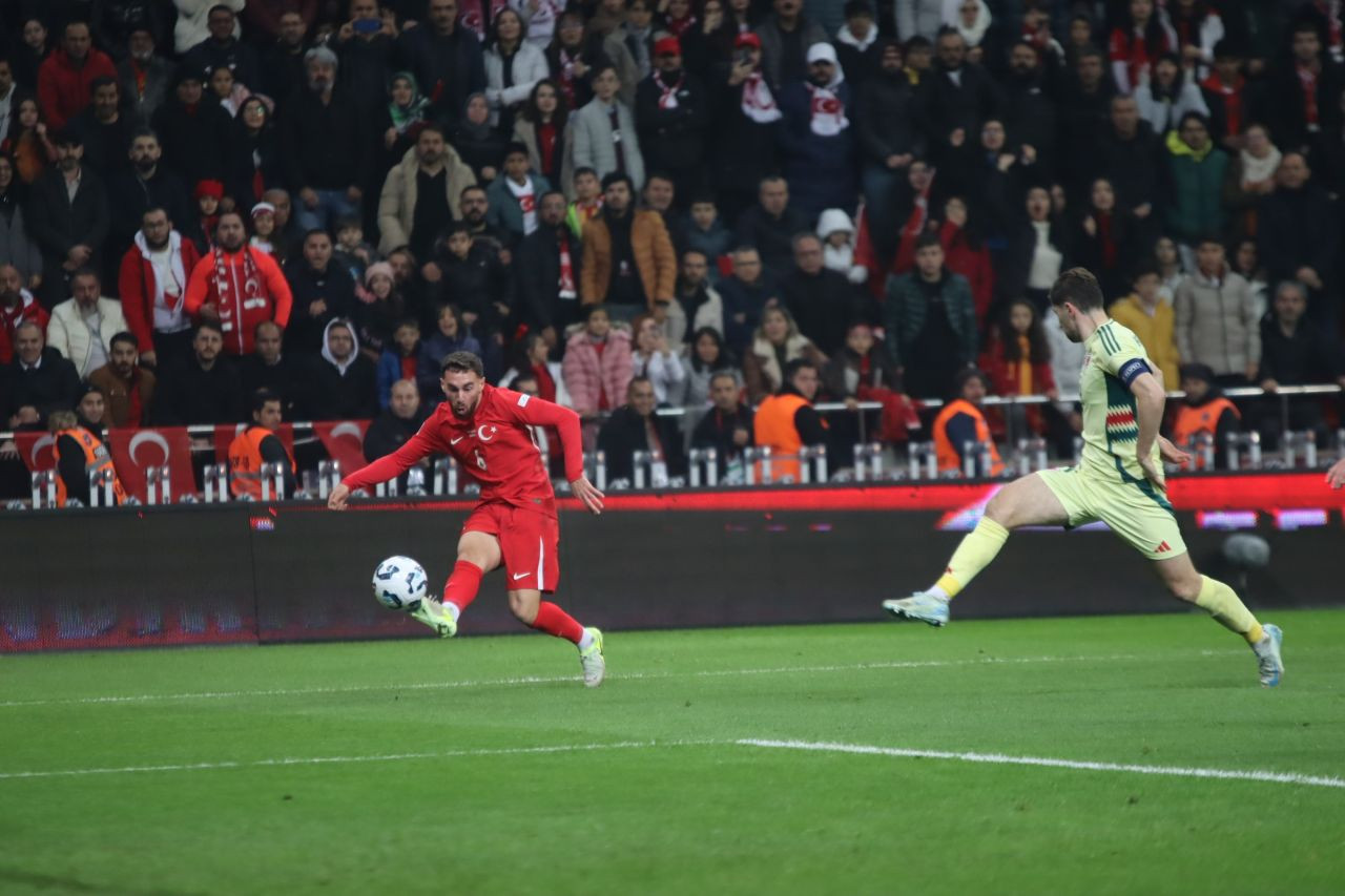 Türkiye, Galler Engelini Aşamadı: 0-0'lık Beraberlik - Sayfa 40