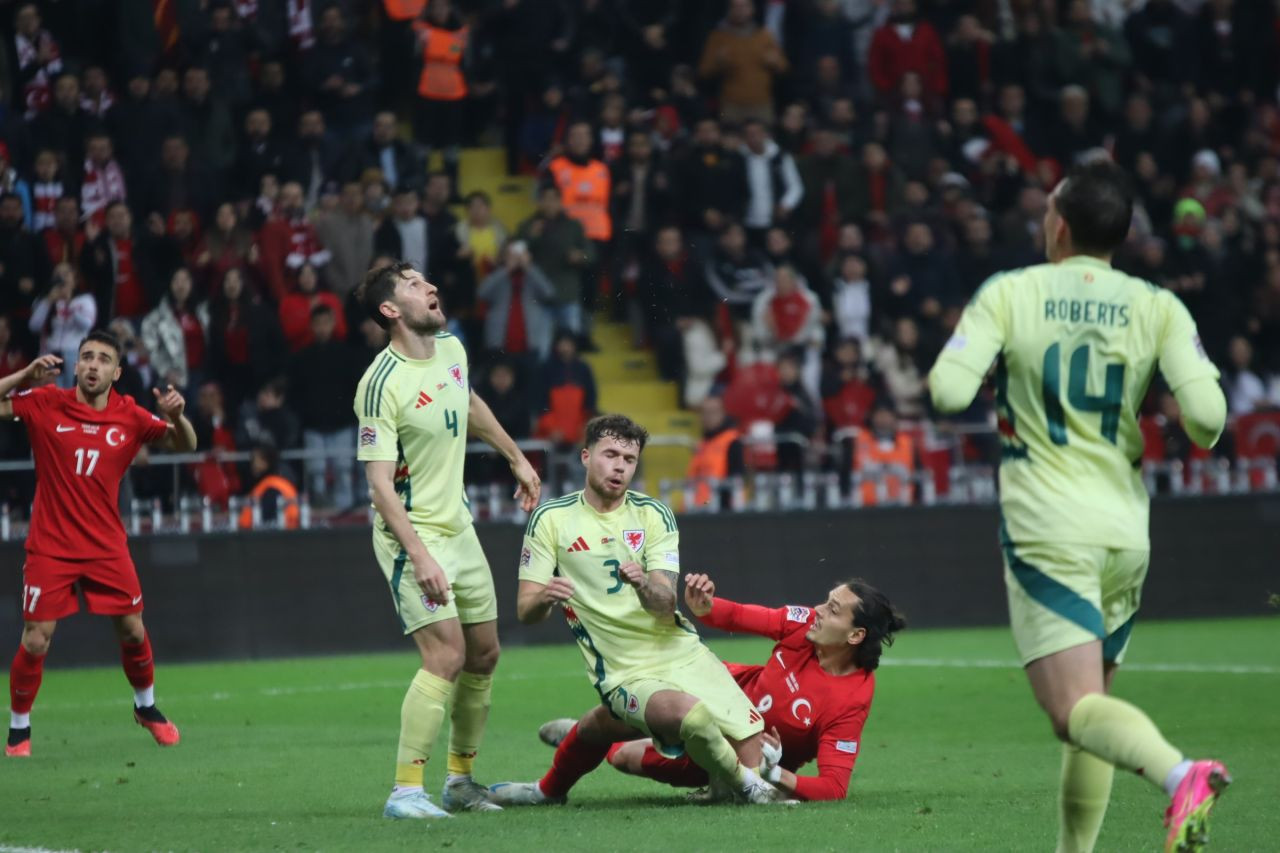 Türkiye, Galler Engelini Aşamadı: 0-0'lık Beraberlik - Sayfa 9