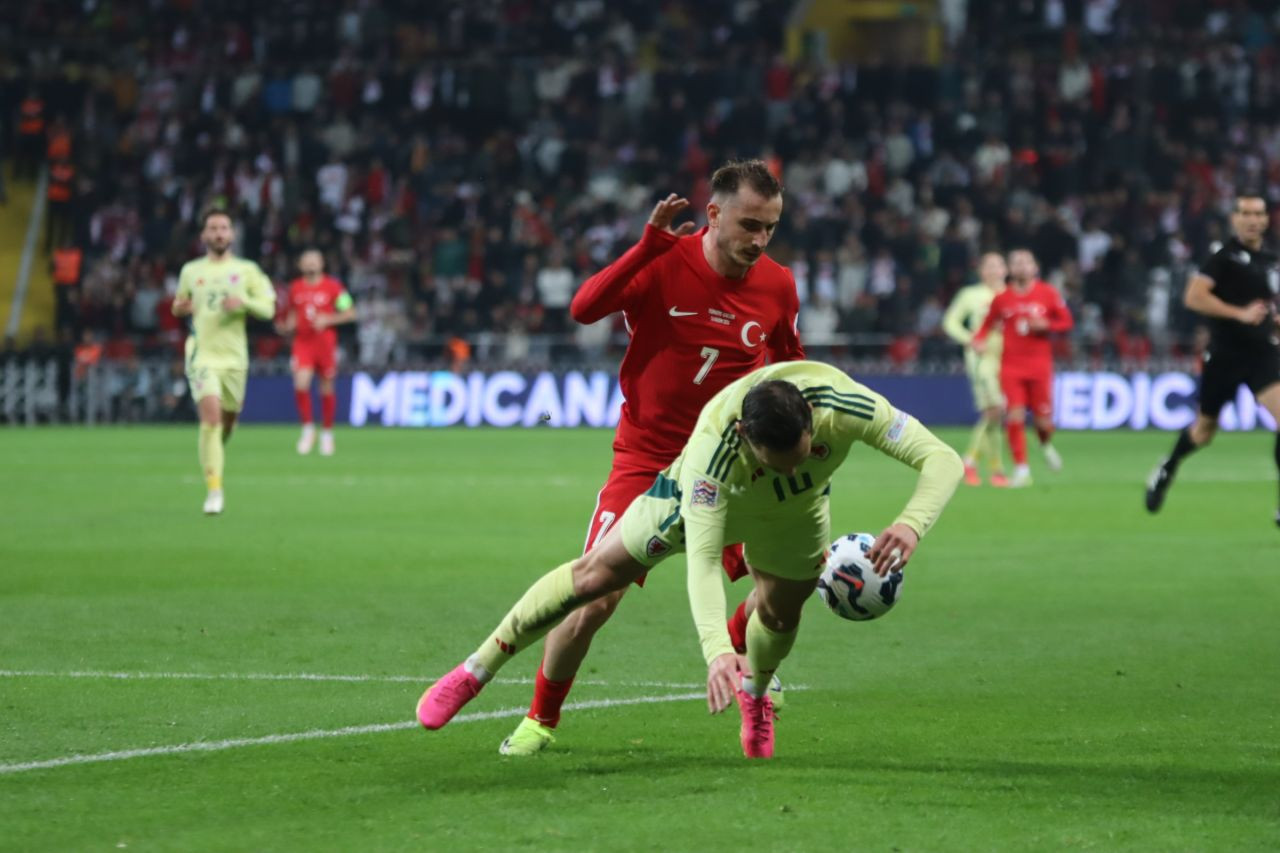 Türkiye, Galler Engelini Aşamadı: 0-0'lık Beraberlik - Sayfa 12