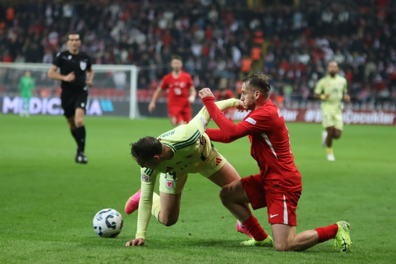 Türkiye, Galler Engelini Aşamadı: 0-0'lık Beraberlik - Sayfa 13