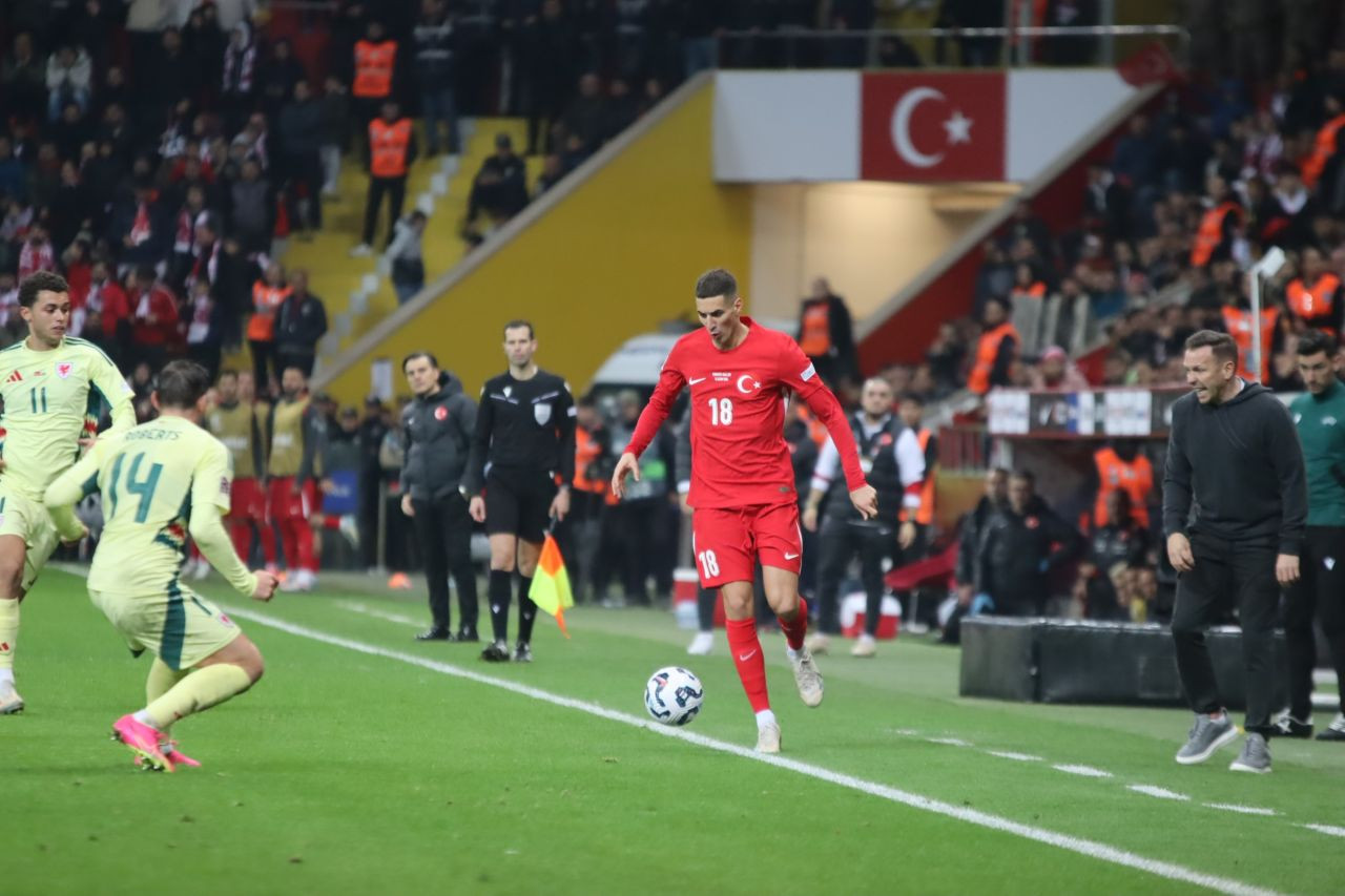 Türkiye, Galler Engelini Aşamadı: 0-0'lık Beraberlik - Sayfa 18