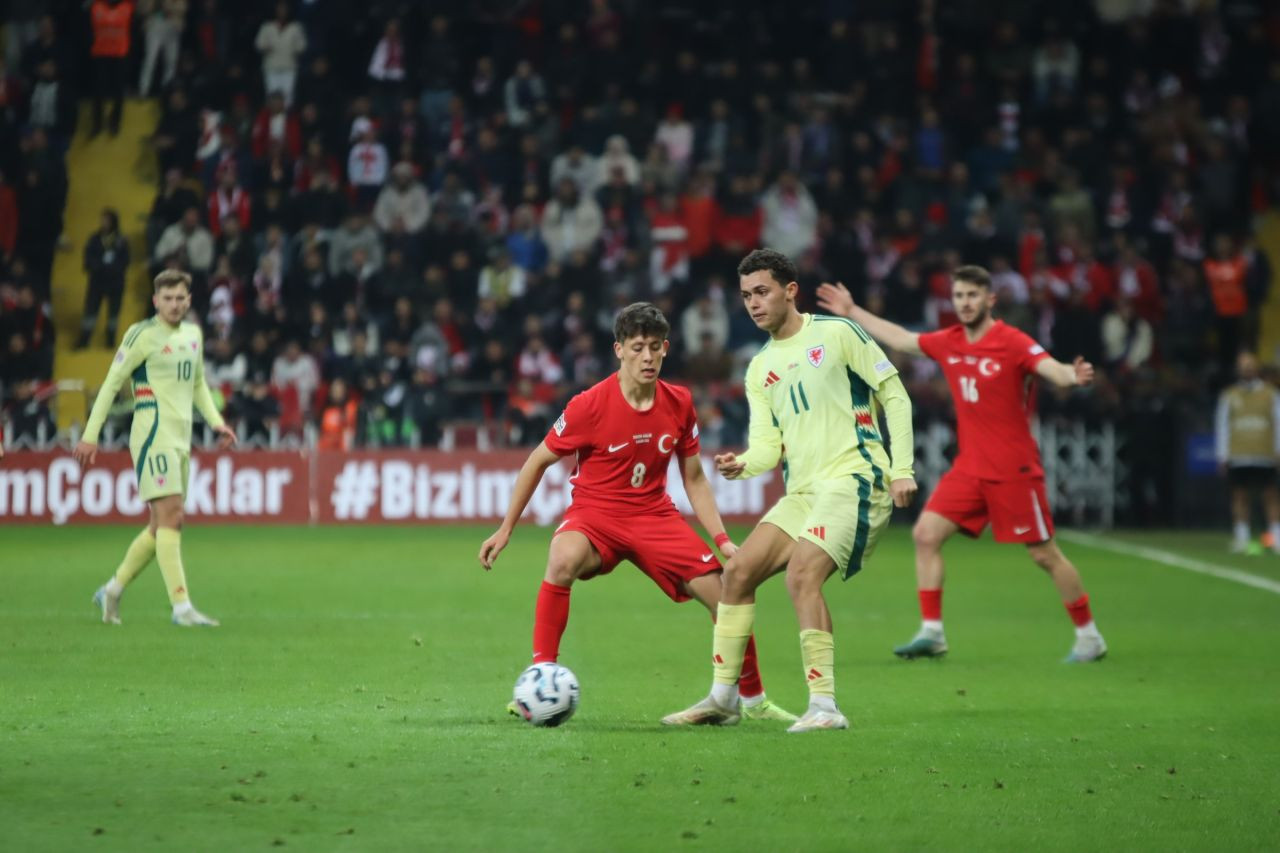 Türkiye, Galler Engelini Aşamadı: 0-0'lık Beraberlik - Sayfa 21