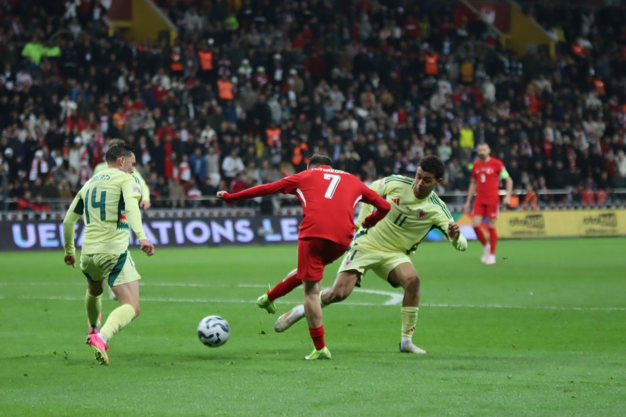 Türkiye, Galler Engelini Aşamadı: 0-0'lık Beraberlik - Sayfa 23