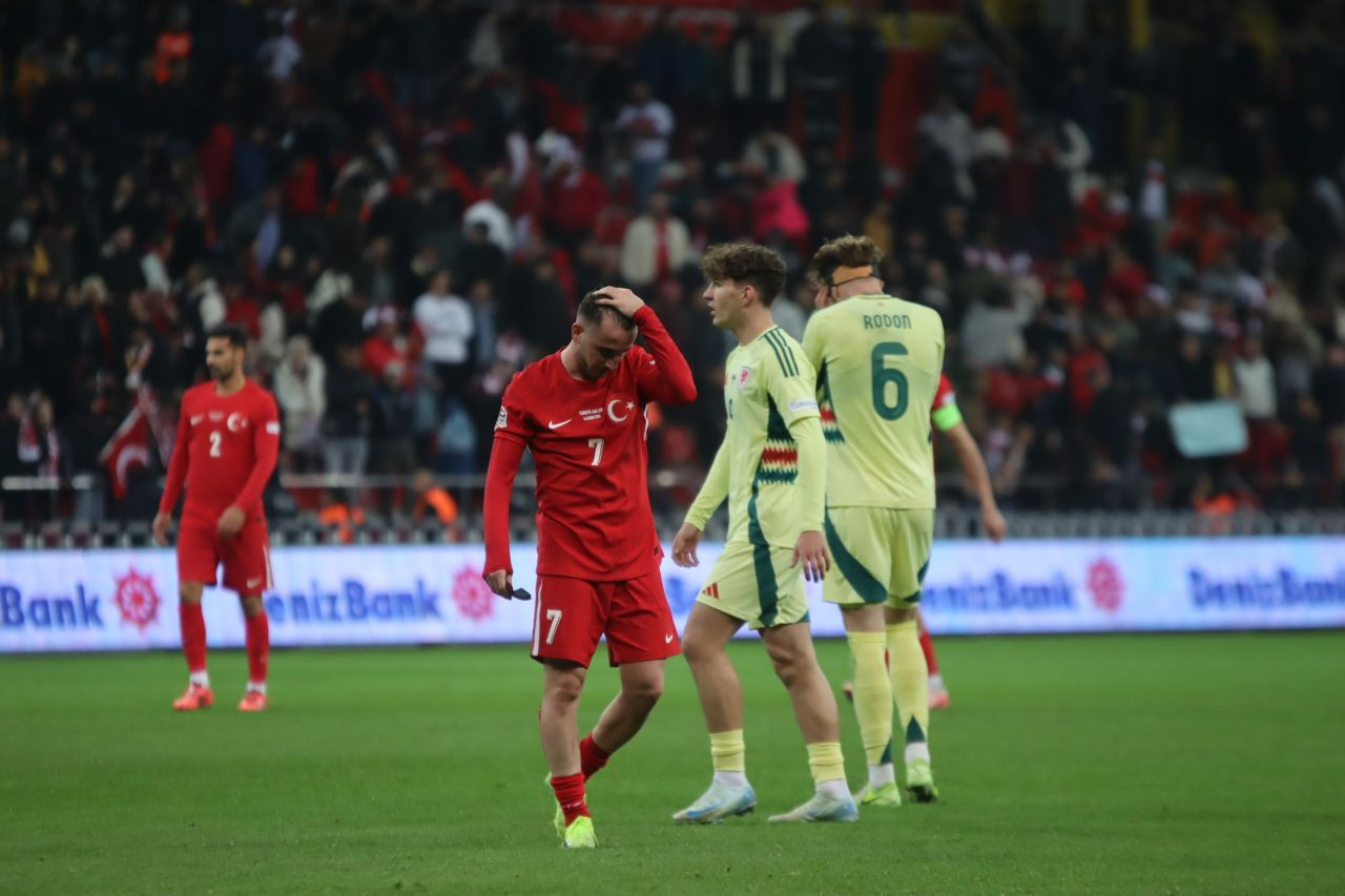 Türkiye, Galler Engelini Aşamadı: 0-0'lık Beraberlik - Sayfa 29