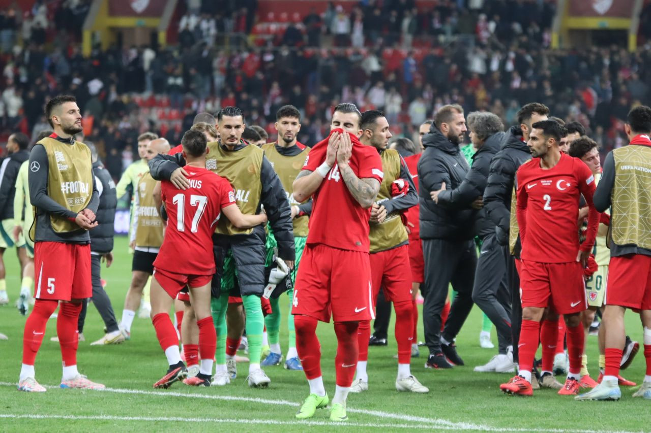 Türkiye, Galler Engelini Aşamadı: 0-0'lık Beraberlik - Sayfa 34