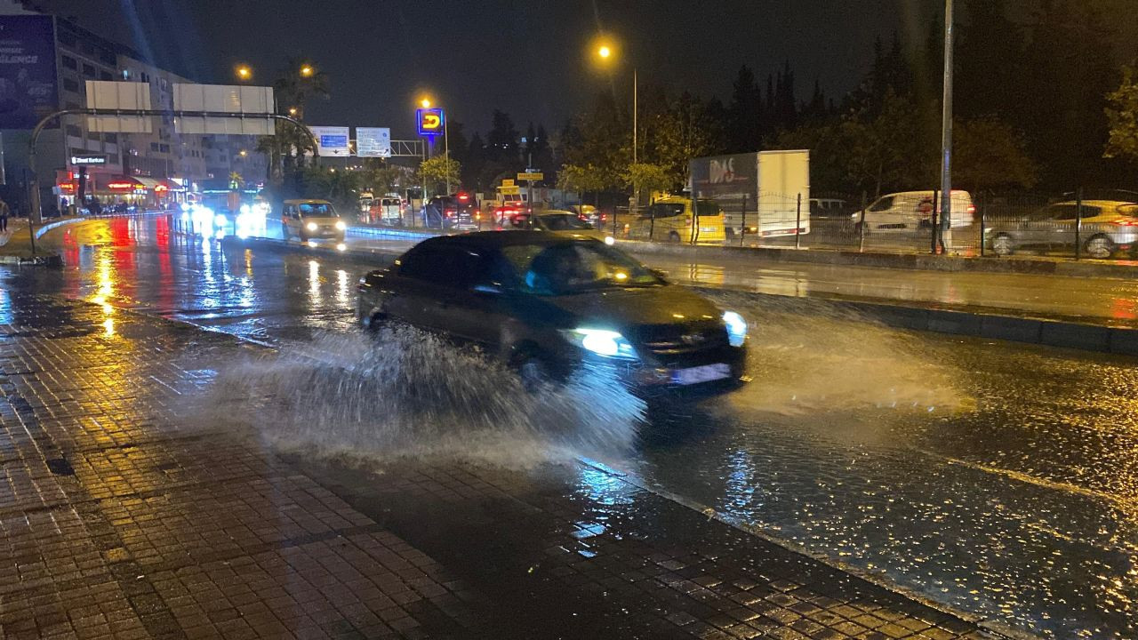 Alanya'da Aniden Bastıran Sağanak Zor Anlar Yaşattı - Sayfa 9