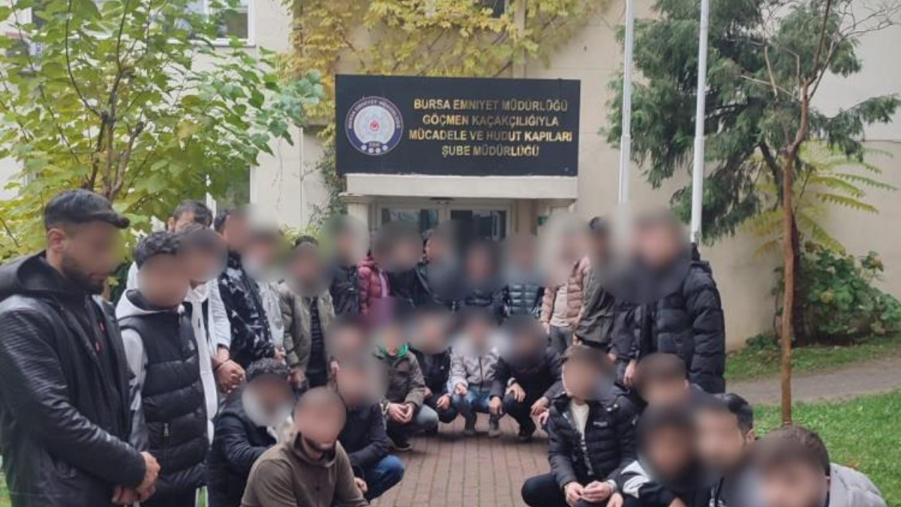 Bursa'da 34 Kaçak Göçmen Yakalandı, 1 Şüpheli Tutuklandı