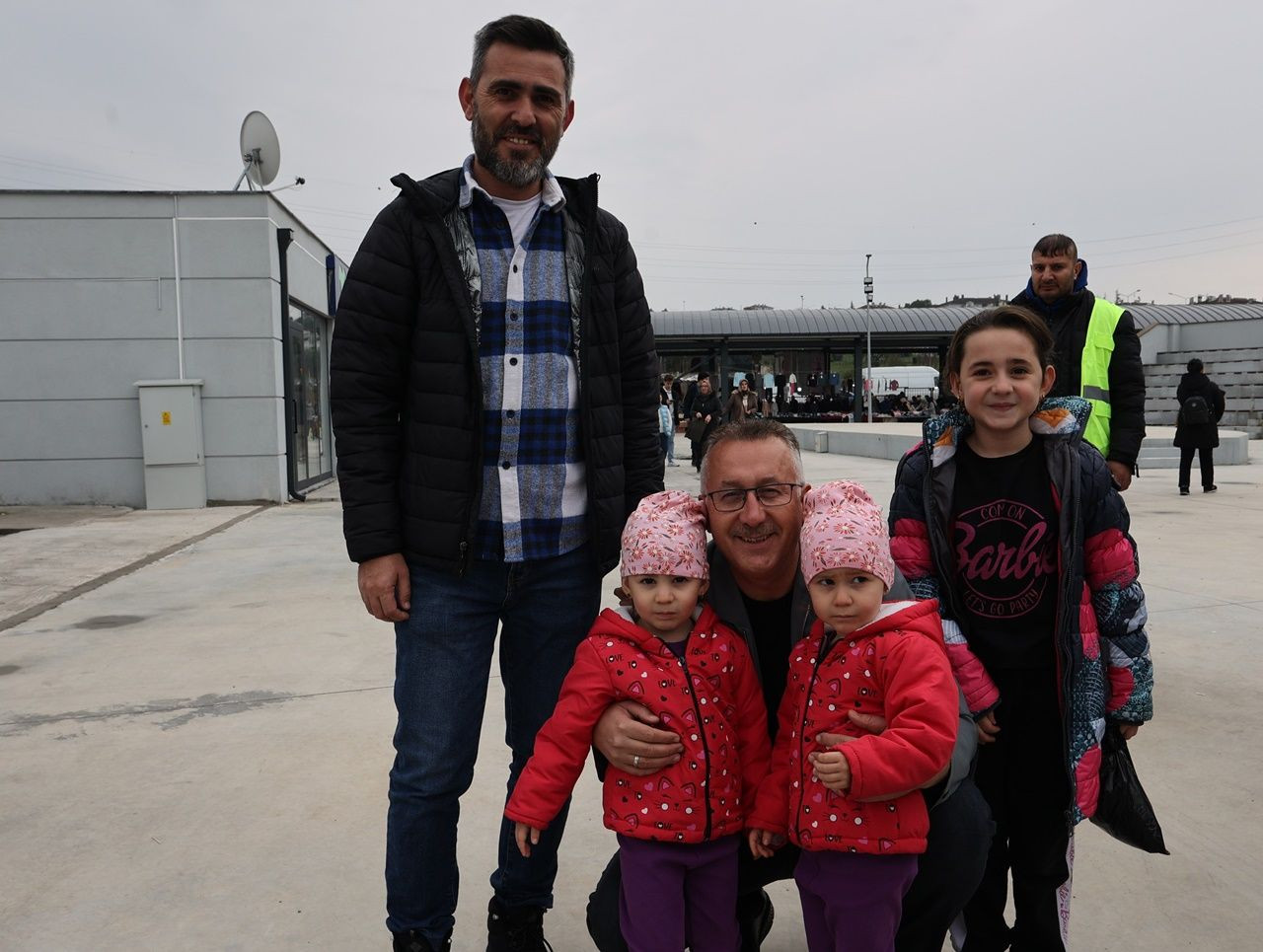 Yenikent Bölgesine Giyim ve Kumaş Pazarı Açıldı - Sayfa 12