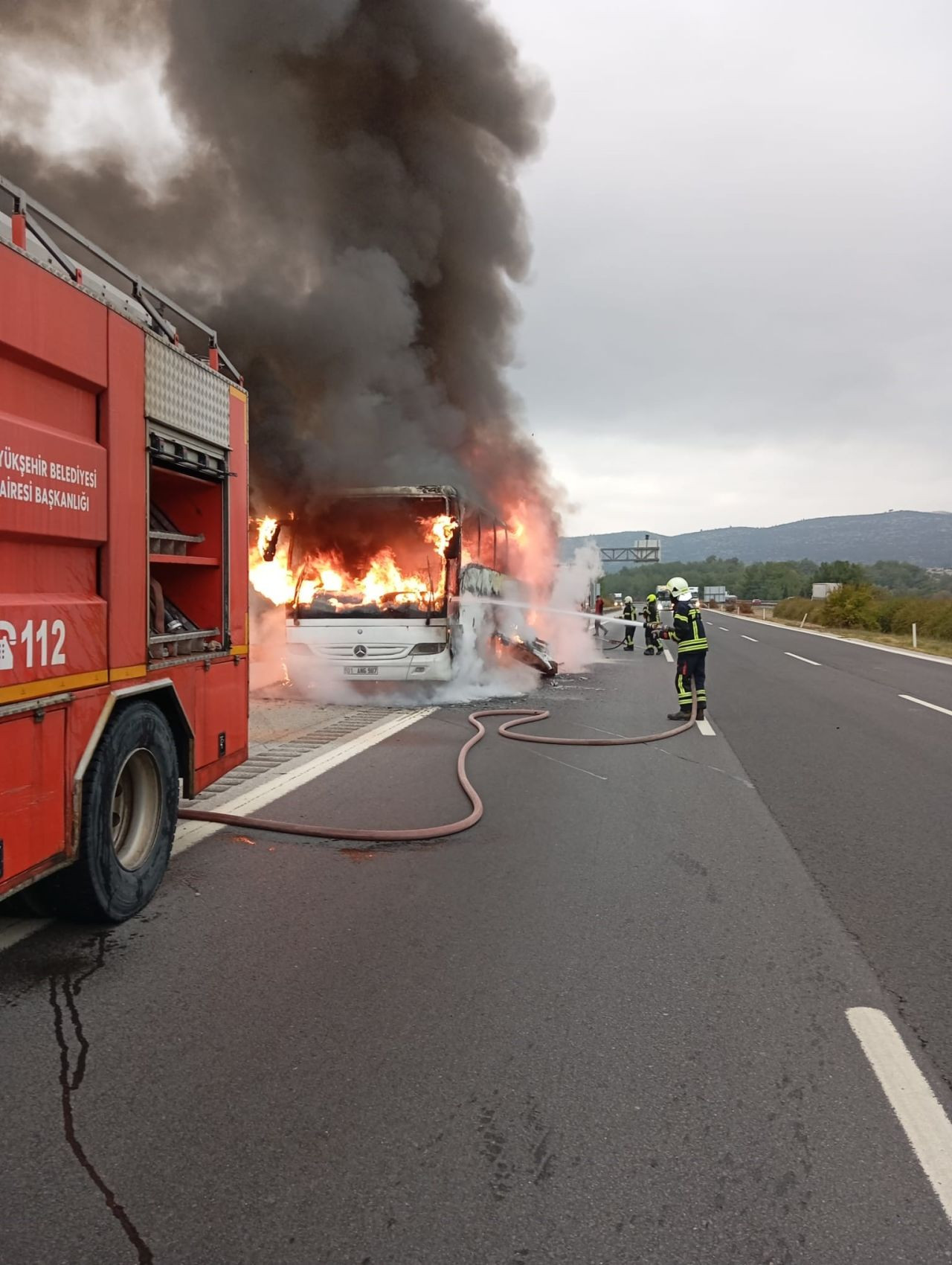 Yolcu otobüsü otoyolda alev alev yandı - Sayfa 3