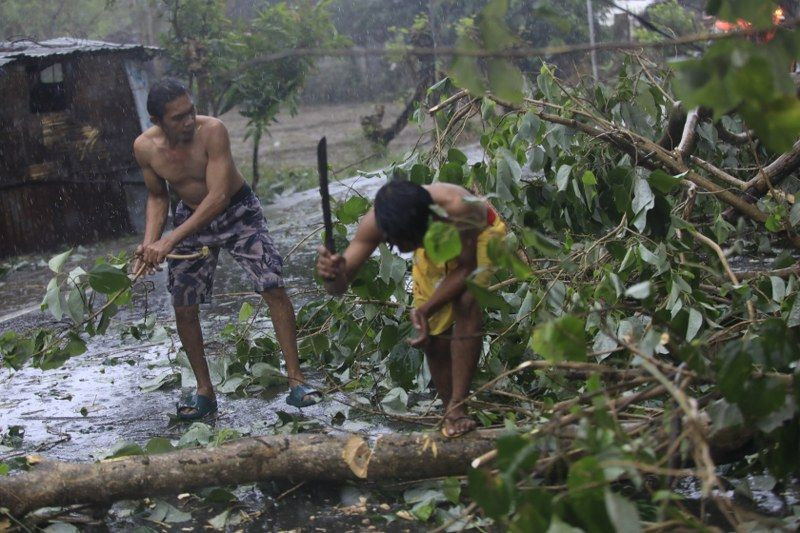 Filipinler'i "Süper Man-yi Tayfunu" Vurdu: 2 Kişi Yaralandı, 1.2 Milyon Kişi Tahliye Edildi - Sayfa 7