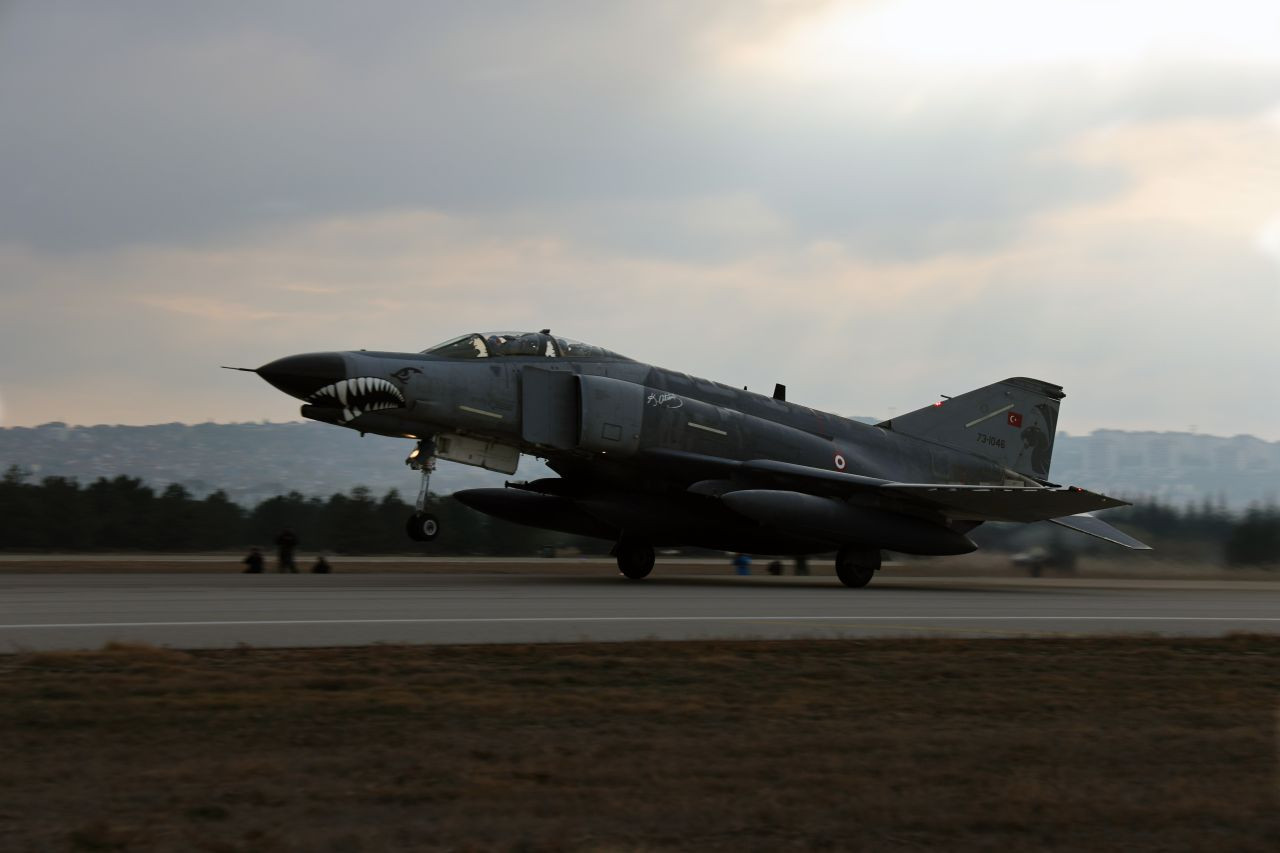 10 F-4E Phantom Uçağıyla 'Fil Yürüyüşü' Gösterisi - Sayfa 5