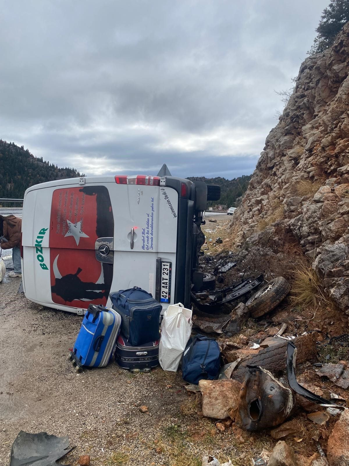 Antalya’da Yolcu Minibüsü Devrildi: 9 Yaralı - Sayfa 2