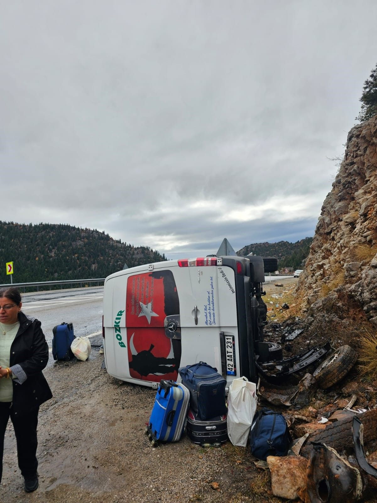 Antalya’da Yolcu Minibüsü Devrildi: 9 Yaralı - Sayfa 5