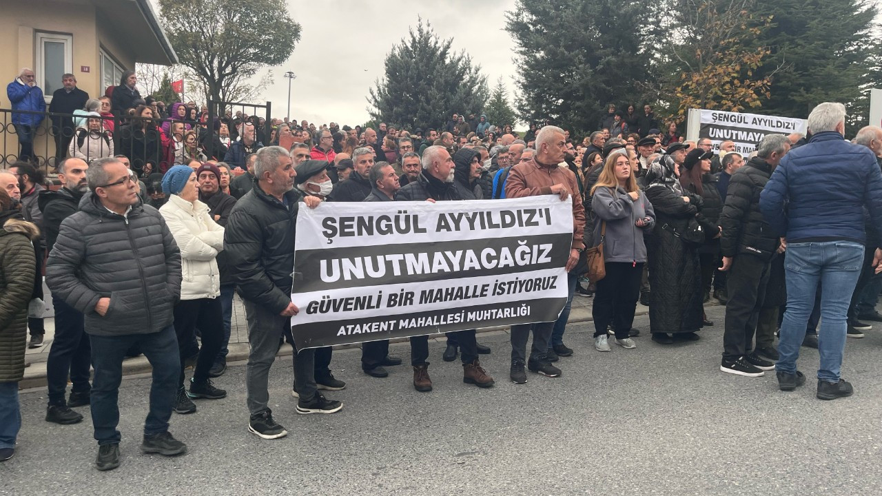 Hemşire Şengül Ayyıldız'ın Sevenleri, Sağlık Ocağı Önünde Basın Açıklaması Yaptı