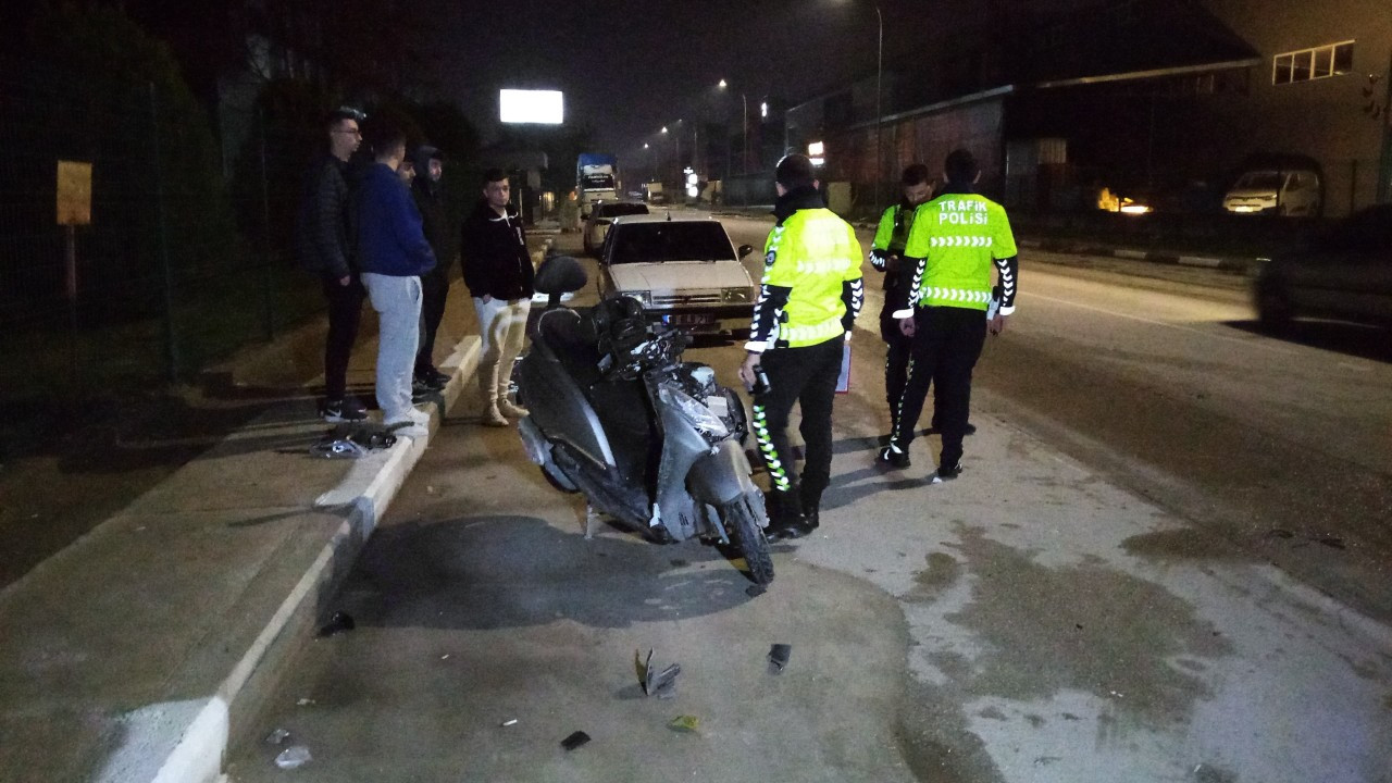 Bursa'da Motosiklet Otomobille Çarpıştı: 1 Ağır Yaralı