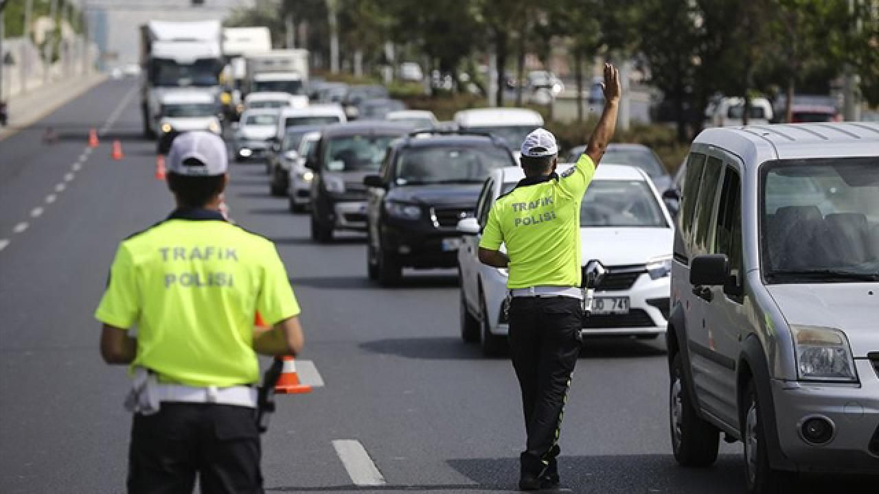 Trafik denetimlerinde rekor ceza! 1 haftada 3 milyondan fazla araç denetlendi - Sayfa 15