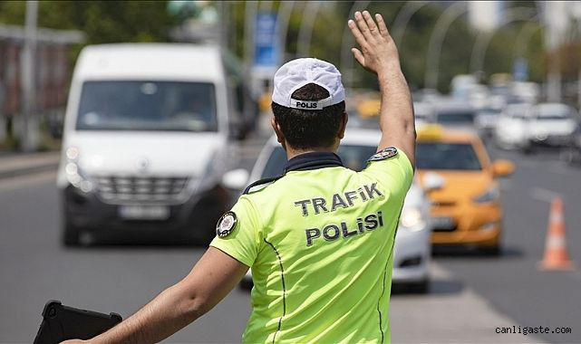 Trafik denetimlerinde rekor ceza! 1 haftada 3 milyondan fazla araç denetlendi - Sayfa 1