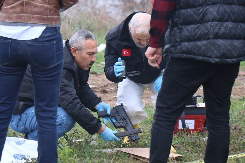 Sakarya'da Boş Arazide Başından Vurulmuş Erkek Cesedi Bulundu! - Sayfa 10