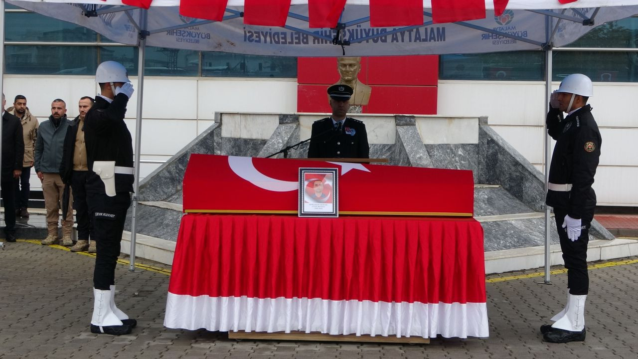 Malatya’da Kazada Şehit Olan Polis Memuru İçin Tören Düzenlendi - Sayfa 2