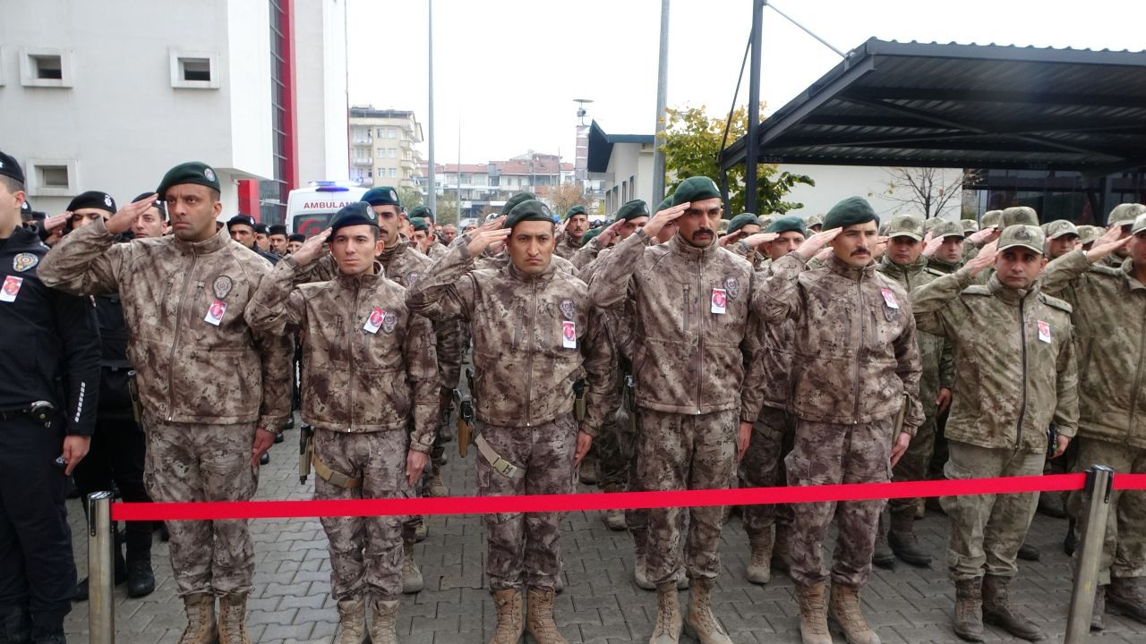 Malatya’da Kazada Şehit Olan Polis Memuru İçin Tören Düzenlendi - Sayfa 6