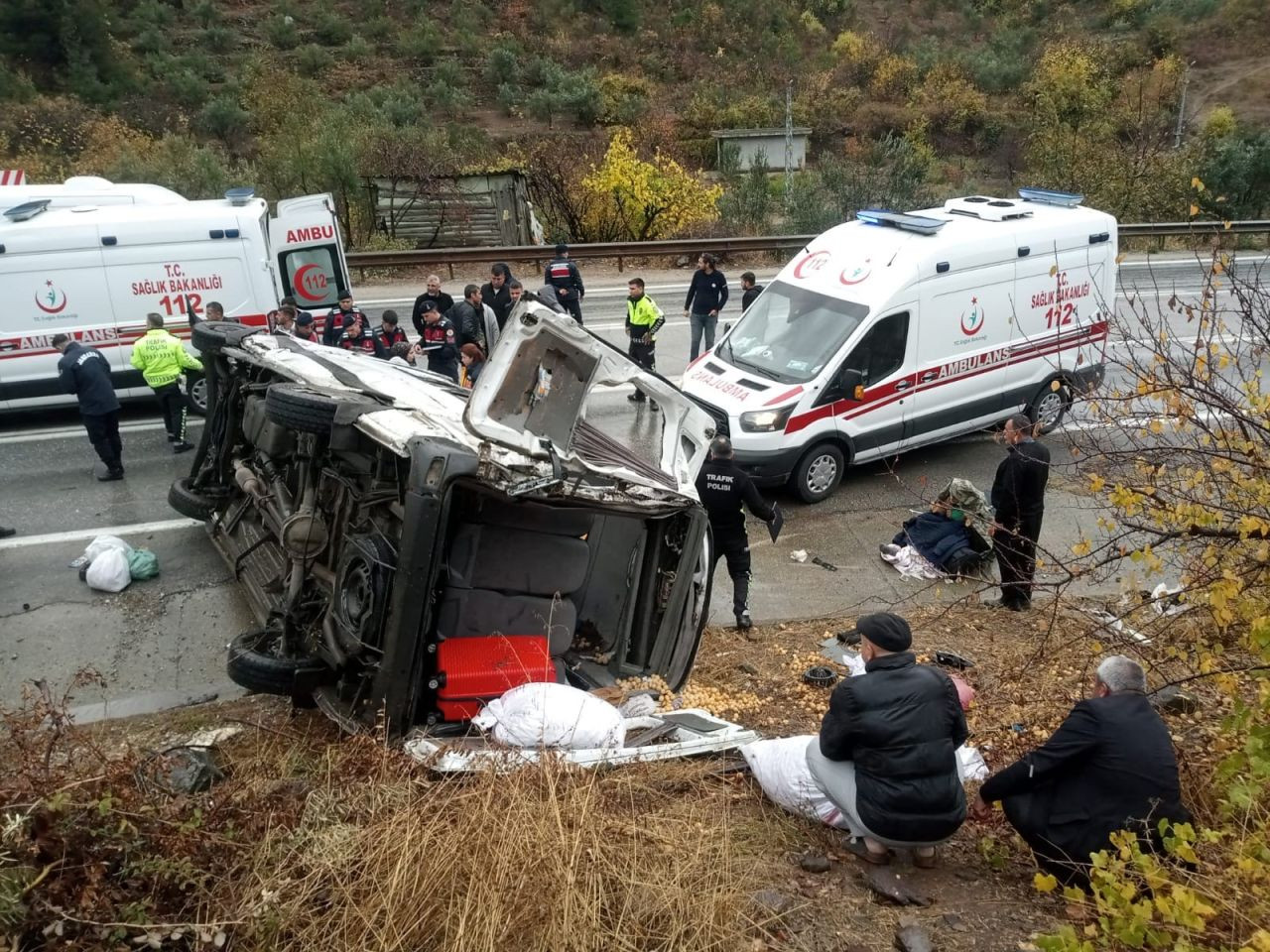 Osmaniye’de Yağışlı Havada Yolcu Minibüsü Devrildi: 6 Yaralı - Sayfa 2