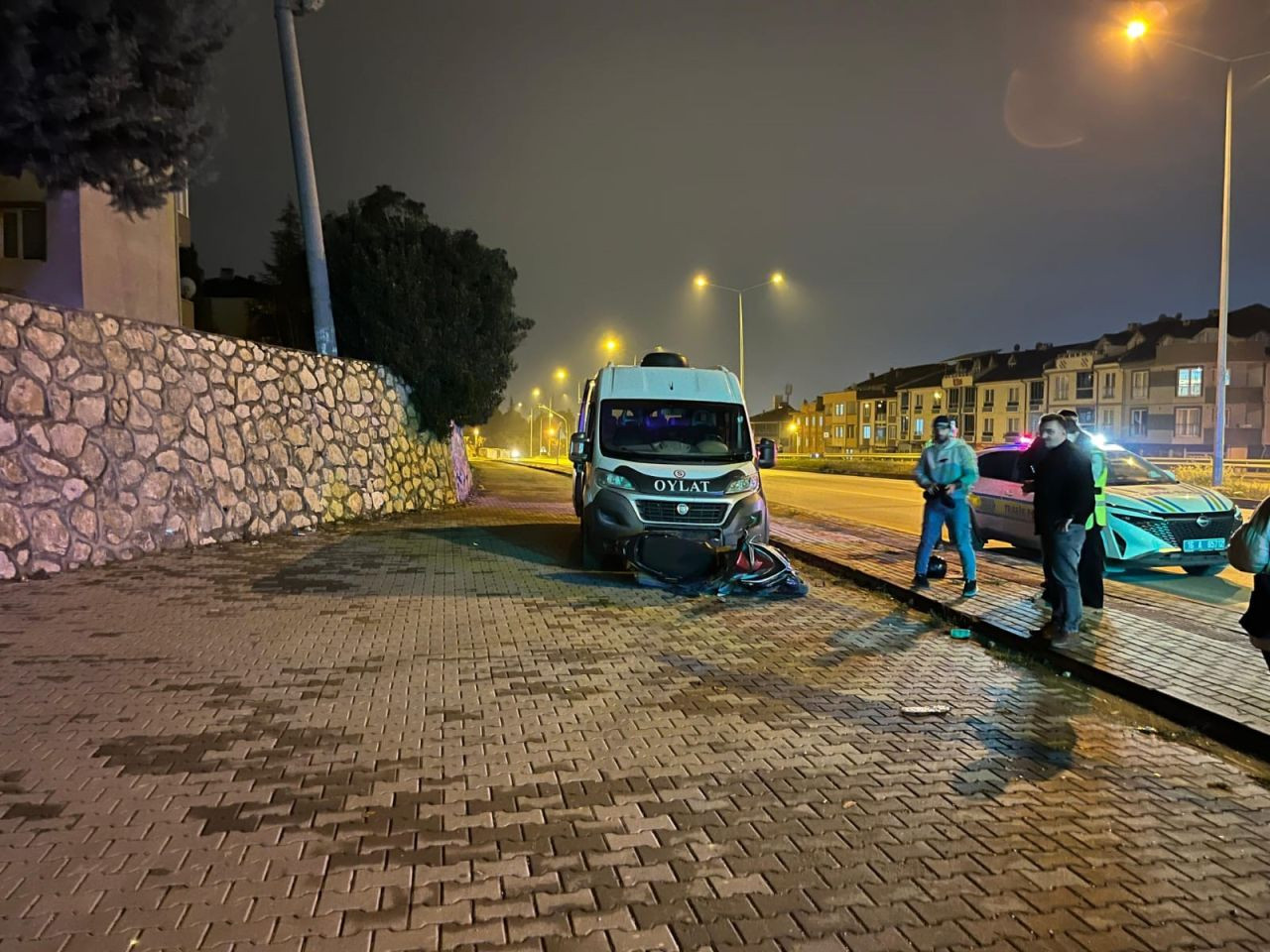 Bursa’da Minibüs ile Motosiklet Çarpıştı: 1 Kişi Ağır Yaralı - Sayfa 3