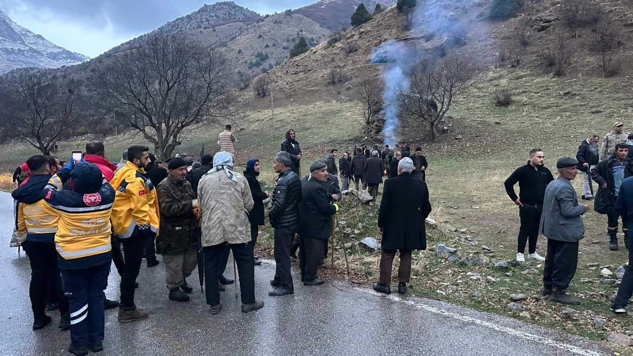 Van'da Kaya Parçalarının Altında Kalan Çoban Hayatını Kaybetti