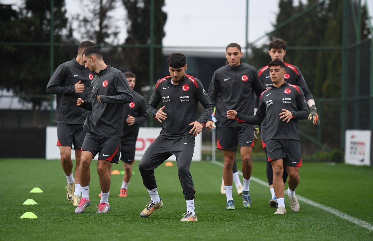 Ümit Milli Futbol Takımı Sırbistan Maçı Hazırlıklarını Tamamladı - Sayfa 1