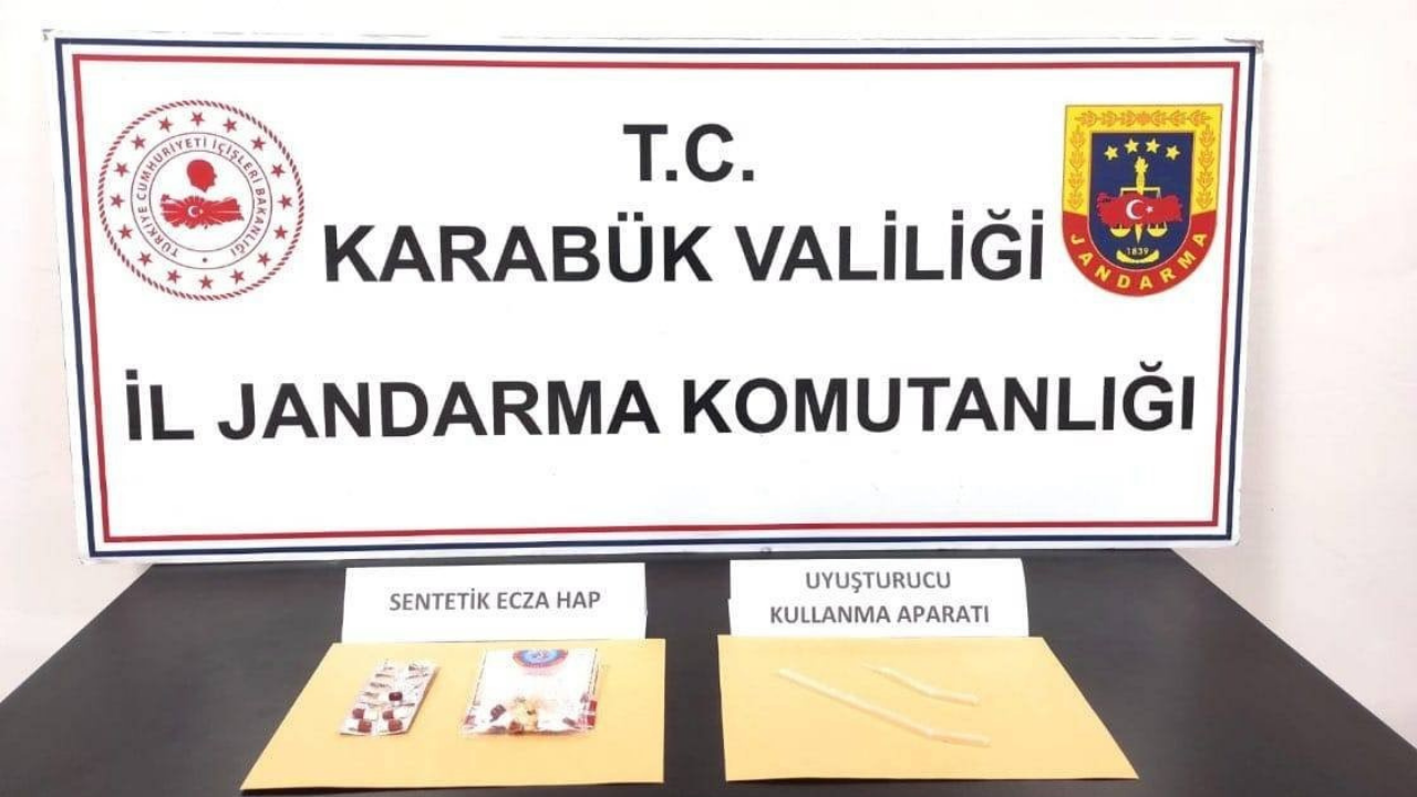 Karabük’te Uyuşturucu Operasyonu: 12 Adet Sentetik Ecza Hap Ele Geçirildi