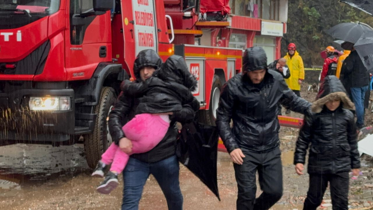 Çayeli'nde Heyelan Felaketi: 1 Ölü 4 Yaralı! - Sayfa 1