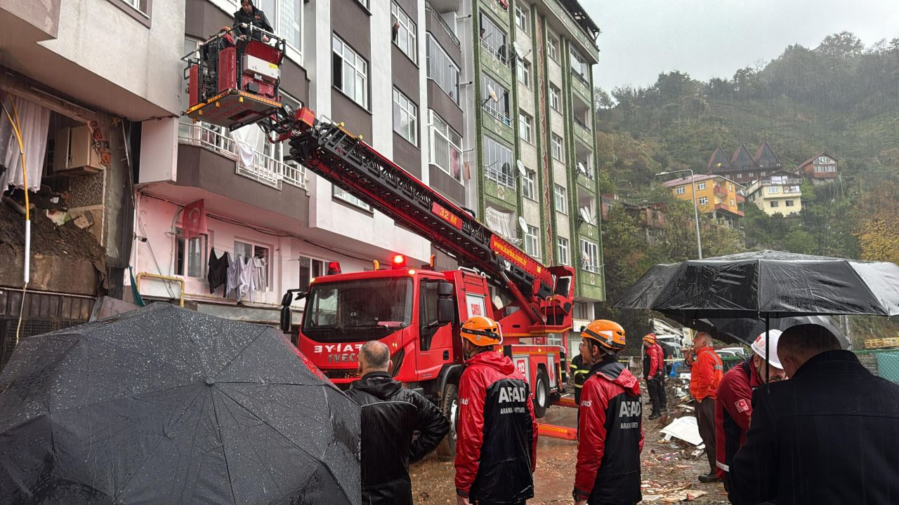 Çayeli'nde Heyelan Felaketi: 1 Ölü 4 Yaralı! - Sayfa 8