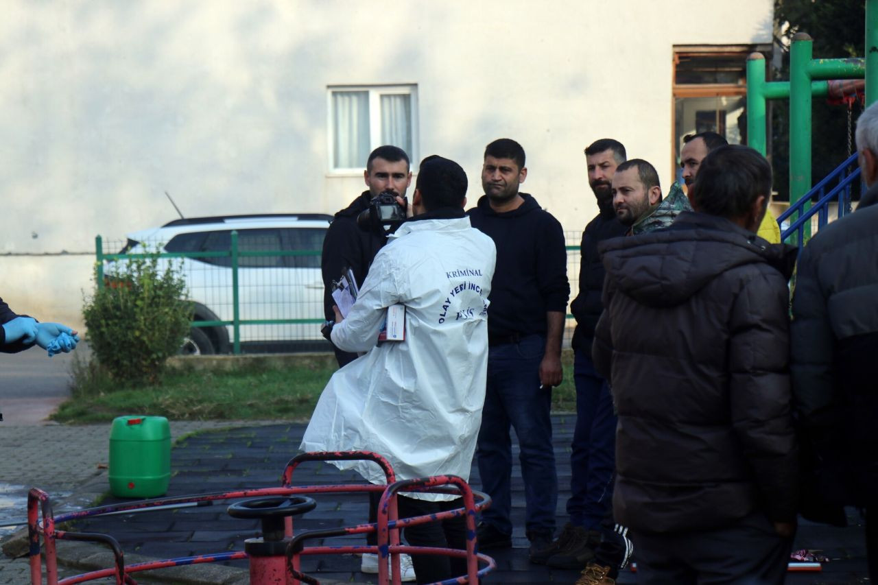 Çocuk Parkında Başından Vurulmuş Olarak Ölü Bulundu - Sayfa 1