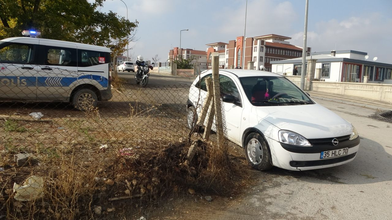 Kontrolden Çıkan Araç Öğrencilerin Arasına Daldı: 8 Yaralı - Sayfa 1