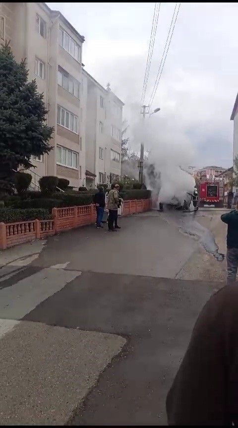 Karabük'te İki Ayrı Araç Yangını: Otomobiller Kullanılamaz Hale Geldi - Sayfa 2