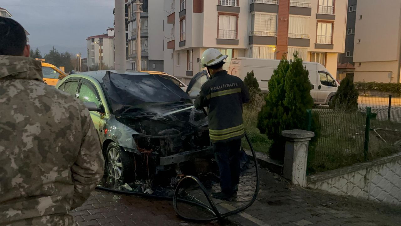 Bolu’da Park Halindeki Otomobil Alev Alev Yandı - Sayfa 2