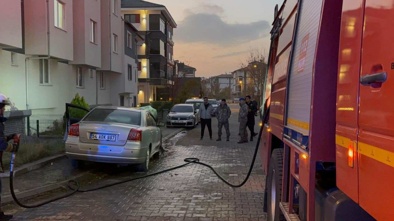 Bolu’da Park Halindeki Otomobil Alev Alev Yandı - Sayfa 4