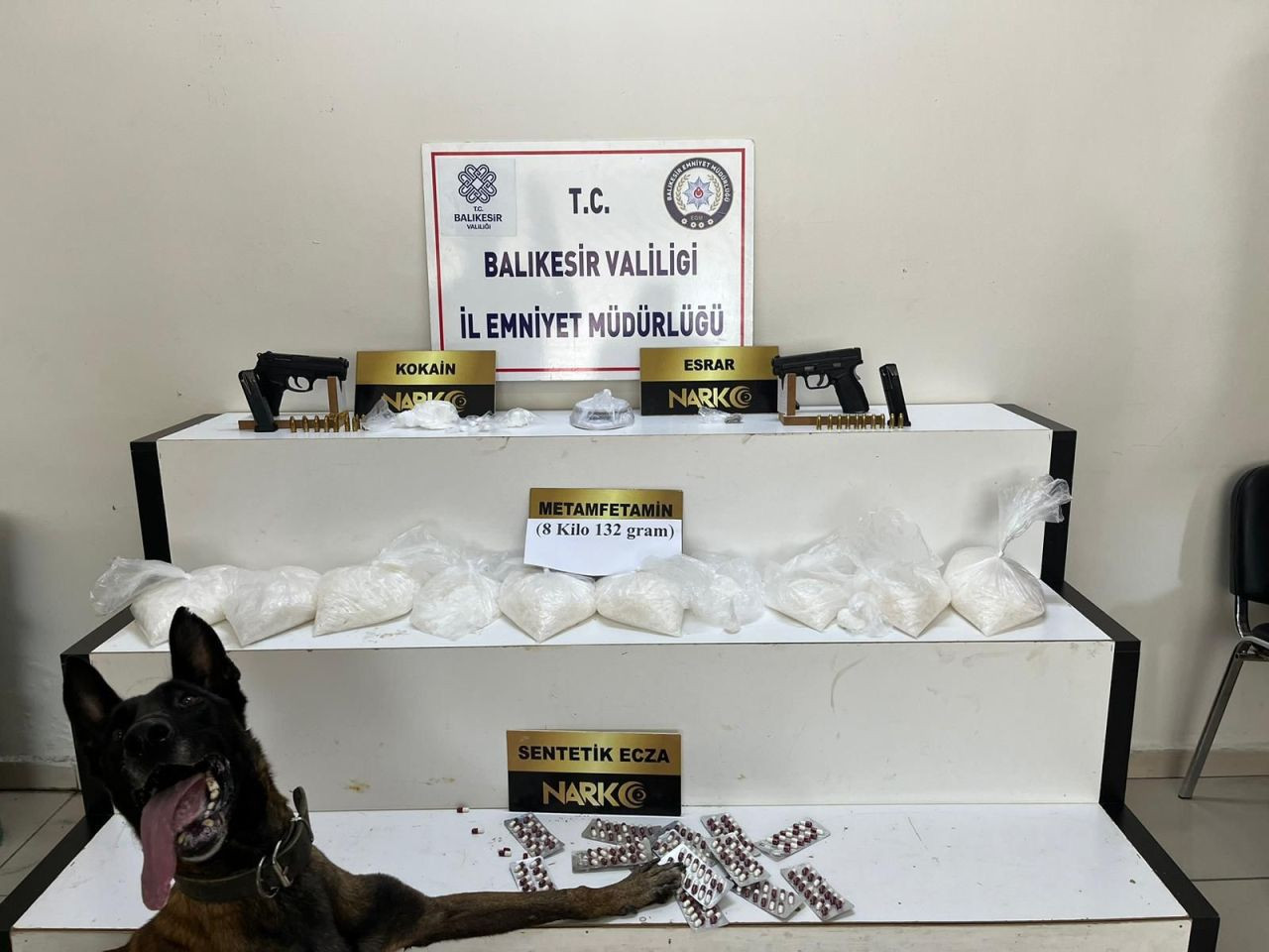 Balıkesir'de 'Fırtına' Köpeği 8 Kilogram Metamfetamini Buldurdu, 4 Gözaltı - Sayfa 1