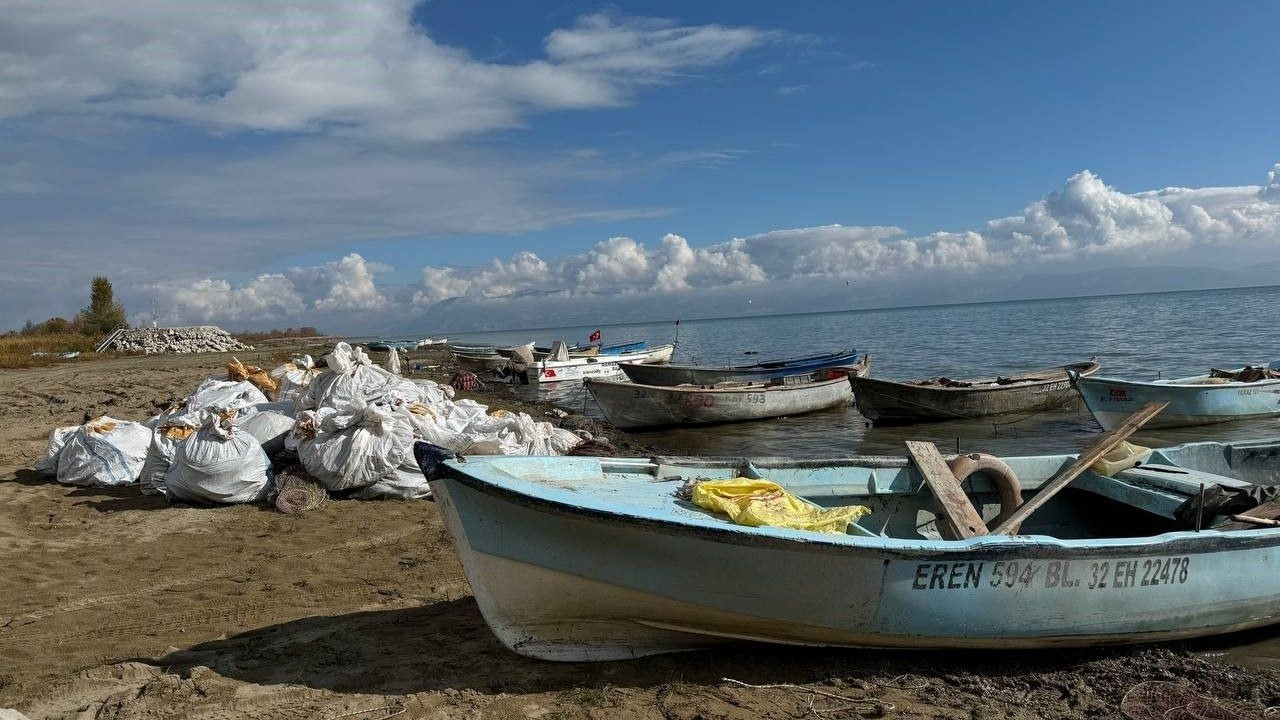 Eğirdir Gölü'nde Tehlike Çanları: Su Seviyesi 4 Metreye Kadar Düştü!