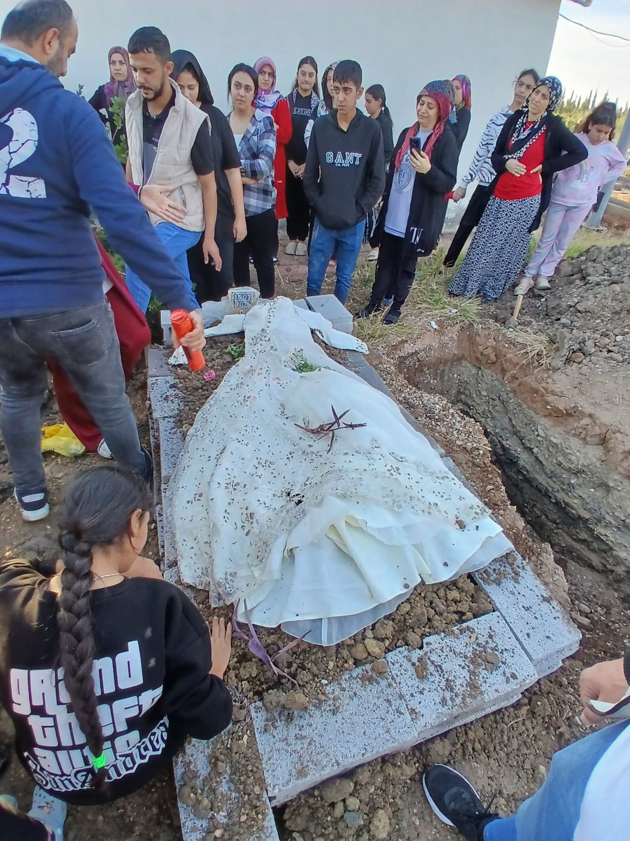 Gölde Cesedi Bulunan Medine'nin Ölümünde 'İhmal' İddiası - Sayfa 2