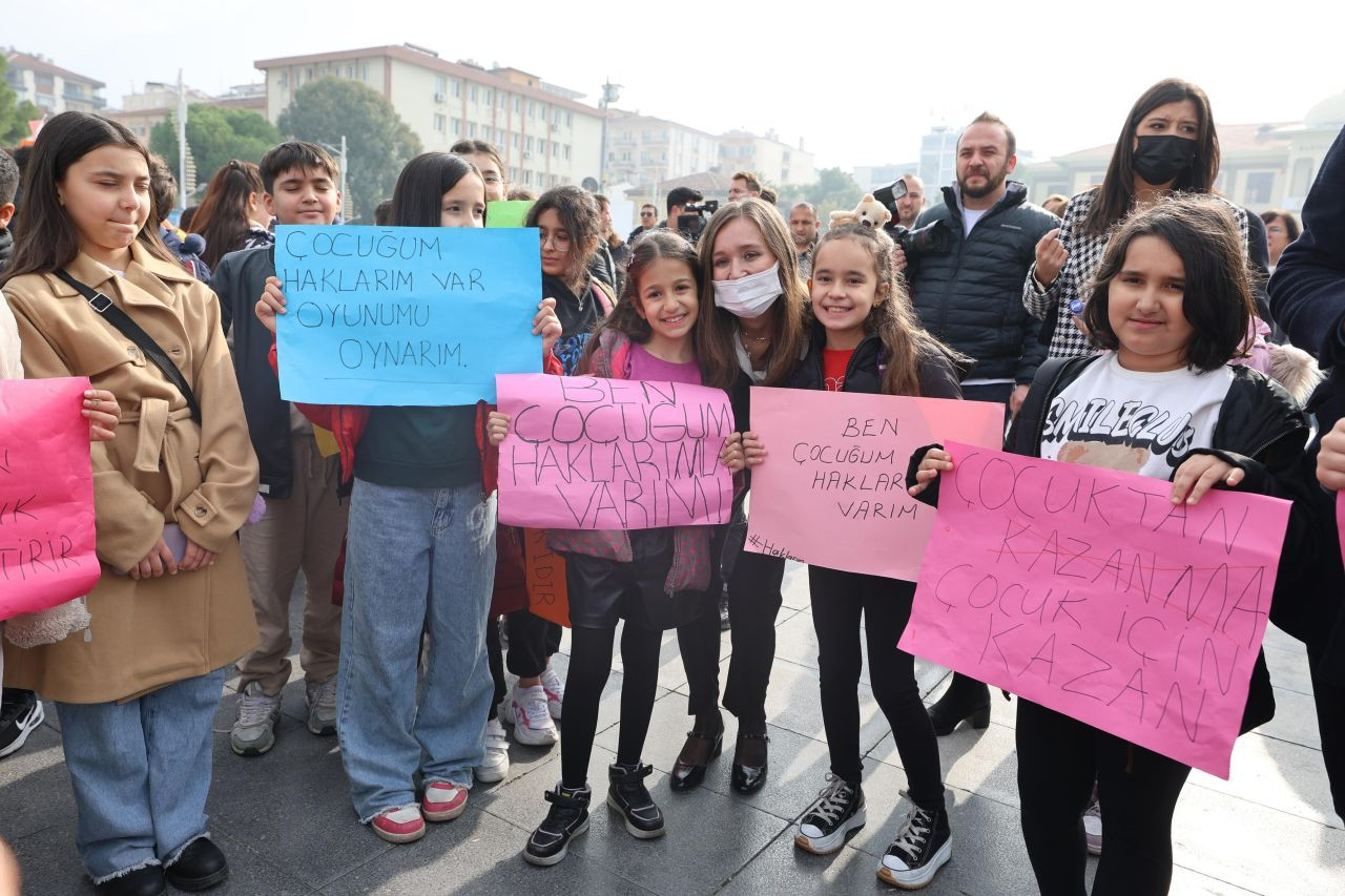 Manisa’da çocuklar hakları için yürüdü - Sayfa 4