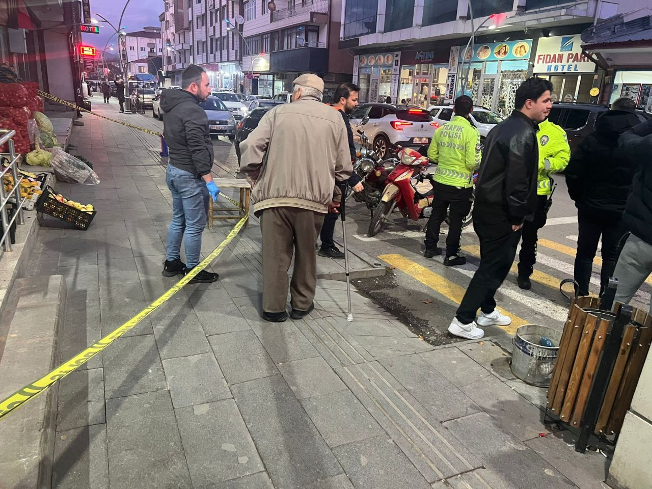 Gümüşhane'de Dehşet: Oğlu Tarafından Bıçaklanan Baba Ağır Yaralı - Sayfa 1