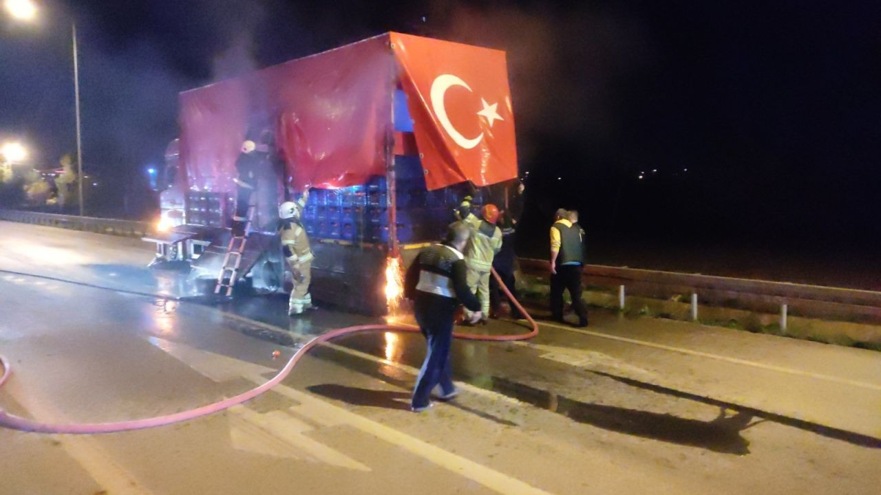 Bursa’da Domates Yüklü Kamyonda Yangın Paniği: Alevler Söndürüldü - Sayfa 3