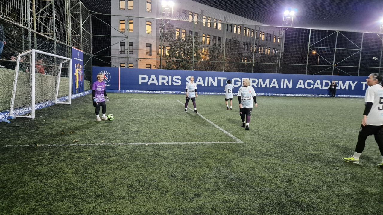 "Topuklu Kramponlar" Eğitim İçin Sahaya Çıktı: Kadınlardan Dostluk Maçı - Sayfa 7