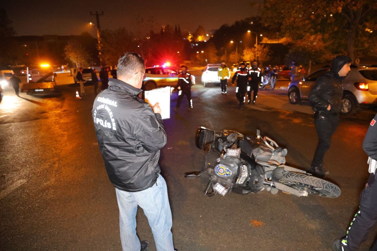 Kahramanmaraş’ta Yunus Polislerine Çarpan Otomobil Sürücüsü Kaçtı - Sayfa 1