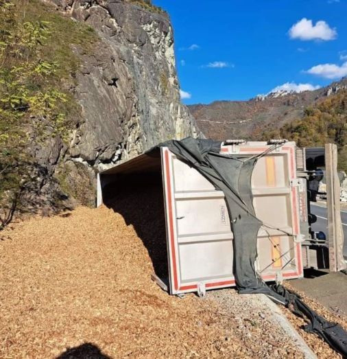 Ordu'da Devrilen Tırın Altında Kalan Sürücü Hayatını Kaybetti - Sayfa 2