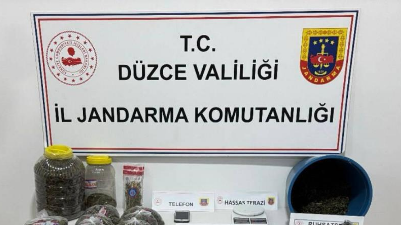 Düzce’de Uyuşturucu Operasyonu: 3.4 Kilo Esrar Ele Geçirildi